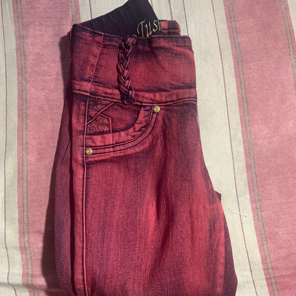 Burgundy tight fitted pants